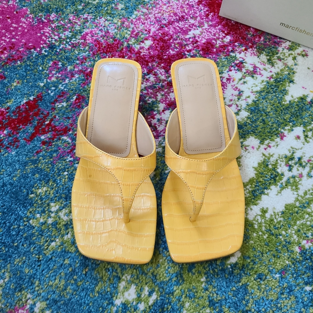 Like New - Marc Fisher Yellow sandals 👡 kitten heels - Picture 12 of 12